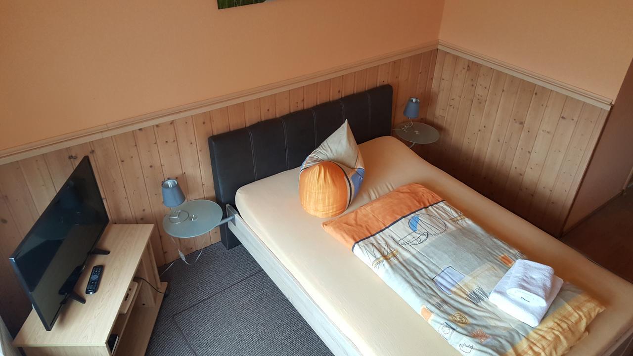 Hotel Und Gasthof "Sonneneck" Schalkau Ngoại thất bức ảnh