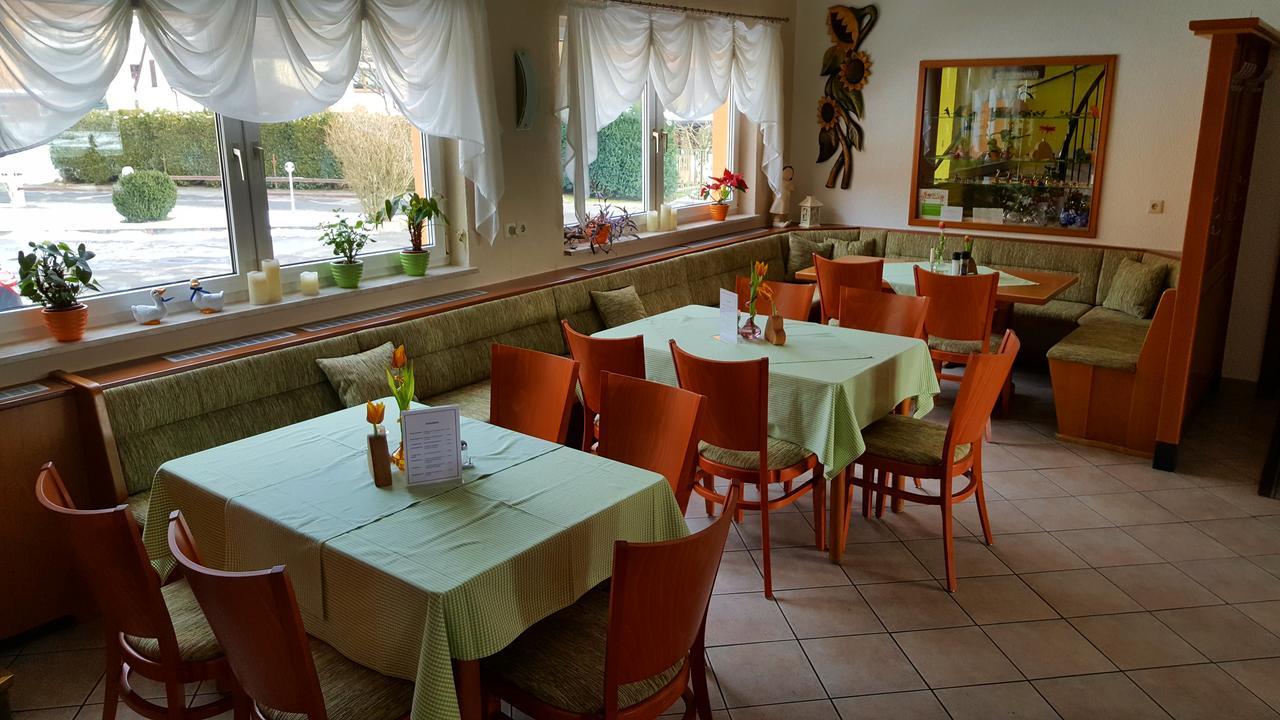 Hotel Und Gasthof "Sonneneck" Schalkau Ngoại thất bức ảnh
